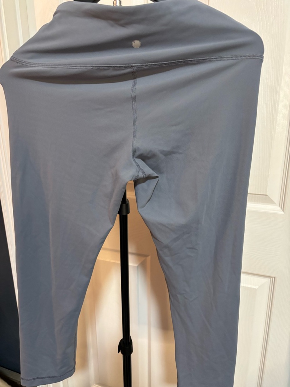 Yogalicious Dark Gray Cropped Leggings - Picture 5 of 5